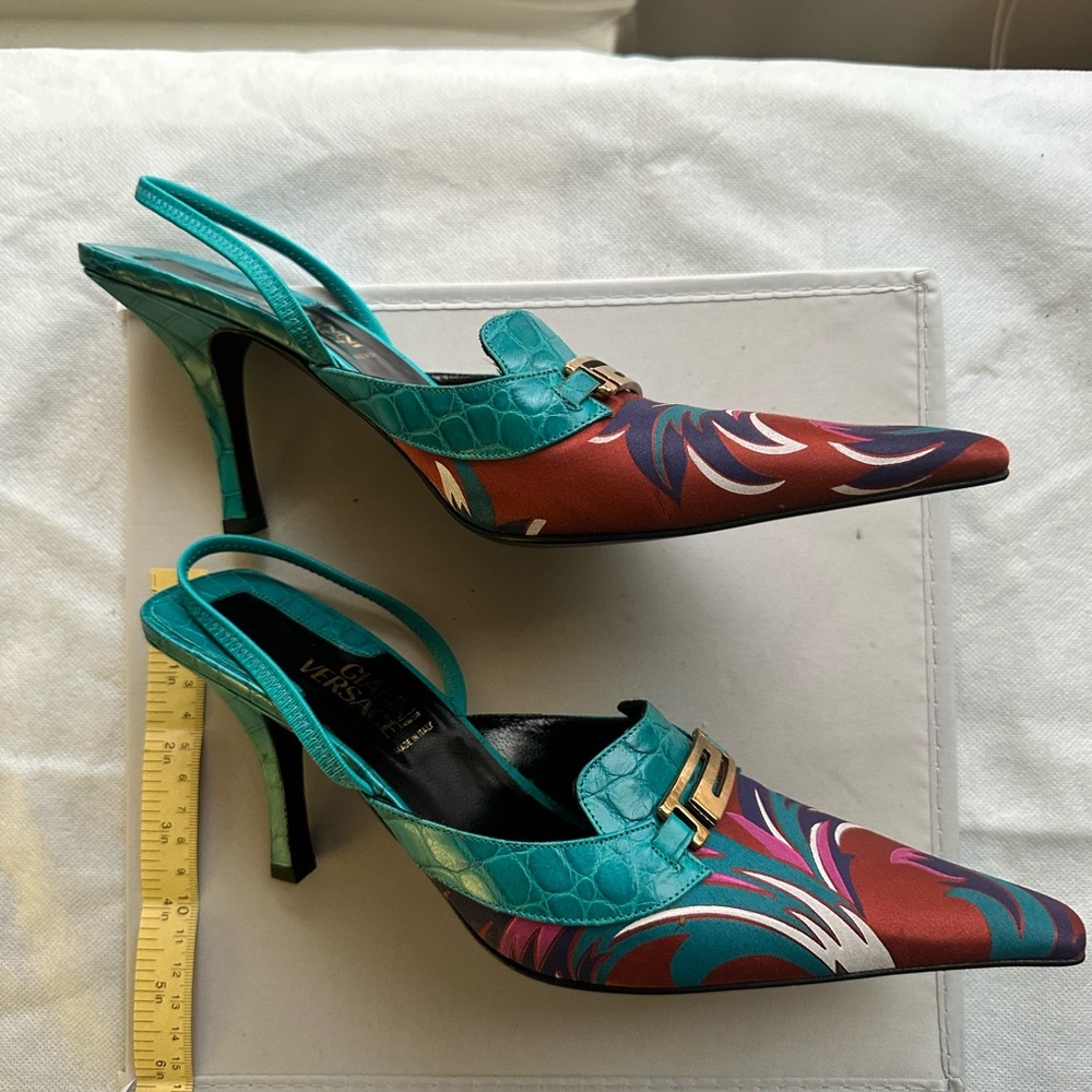 ISO Versace authentic slingback heels Sz 38 preowned
